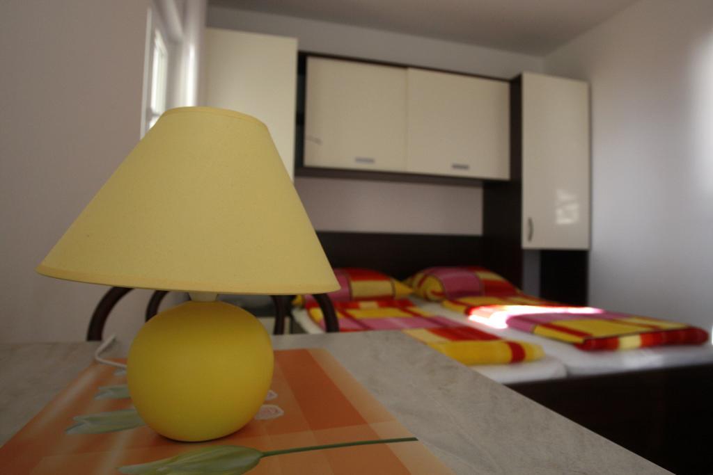 Apartments Rubic أوميس الغرفة الصورة