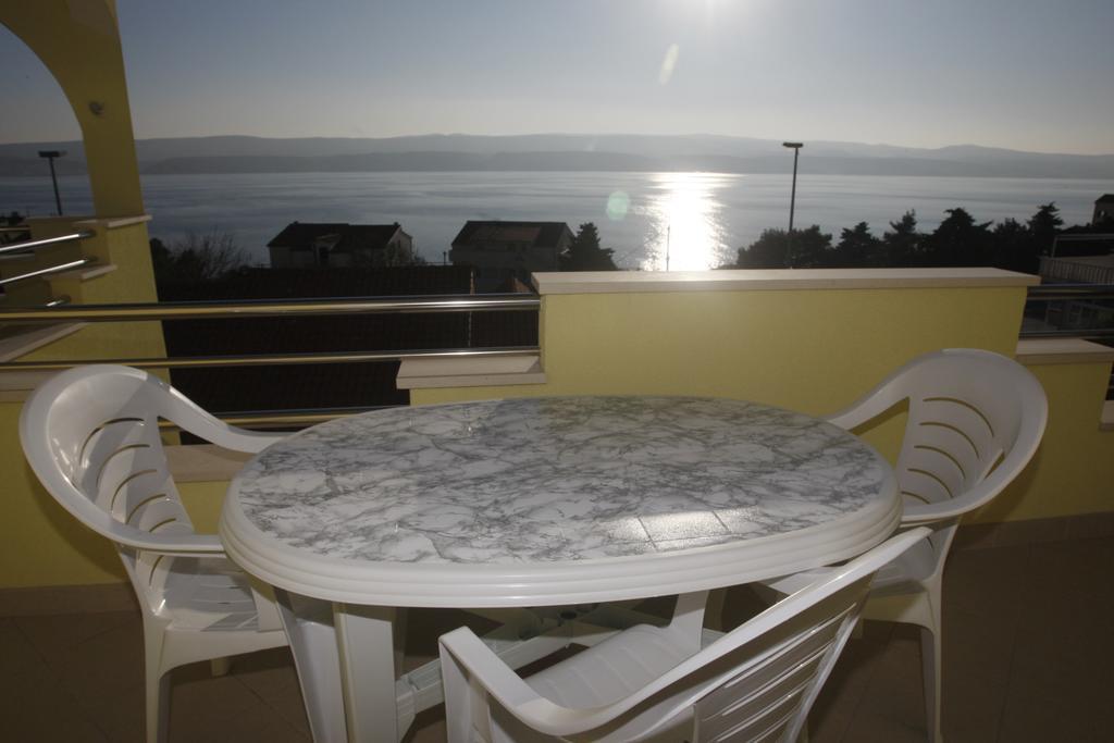 Apartments Rubic أوميس الغرفة الصورة