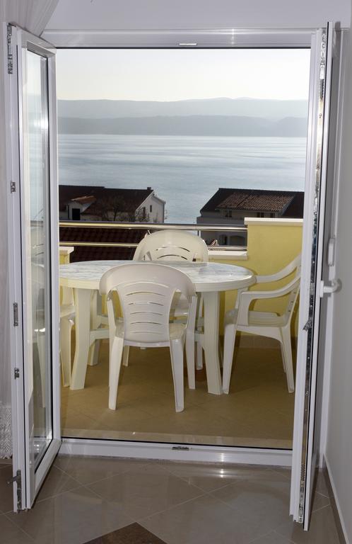 Apartments Rubic أوميس الغرفة الصورة